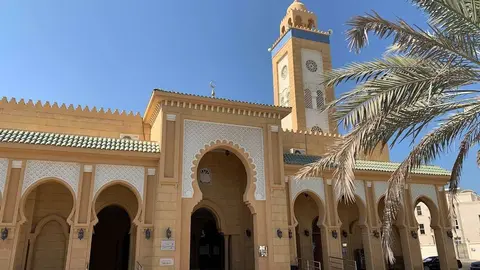 Una mezquita en Abu Dhabi. (EL CORREO)
