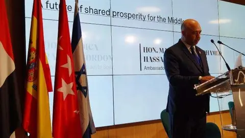 El embajador de Emiratos en España durante su participación en el encuentro empresarial, (Fuente externa)