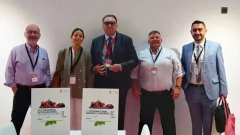 Participantes de Extenda frutos rojos.