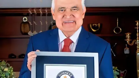 Jorge Barón con el récord Guinness. (Fuente externa)