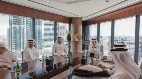 El jeque Hamdan presidió la reunión en Dubai. (Twitter)