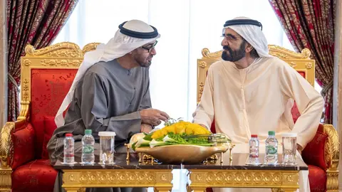 El presidente (izquierda) y vicepresidente de Emiratos Árabes Unidos. (WAM)