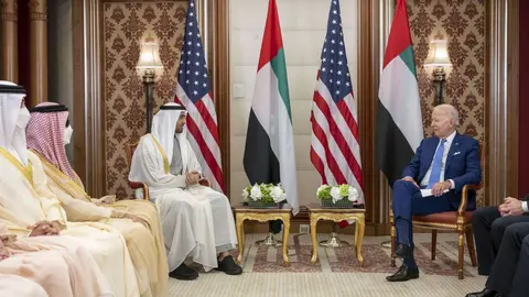 Los presidentes de Emiratos Árabes y de Estados Unidos este sábado en Jeddah. (WAM)