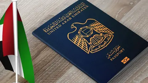 Un pasaporte de Emiratos Árabes Unidos. (Twitter)