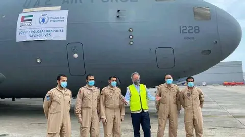Avión humanitario emiratí C-17 en Ghana. (Fuente externa)