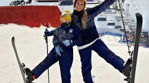 Esquiar en Dubai en verano. (@skidxb)