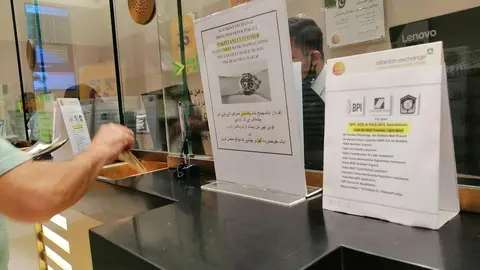 A modo ilustrativo, una casa de cambio en Dubai. (EL CORREO)