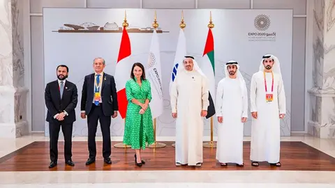 Autoridades peruanas y emiratíes, durante la celebración del Día Nacional del Perú en Expo 2020 Dubai. (Cedida)