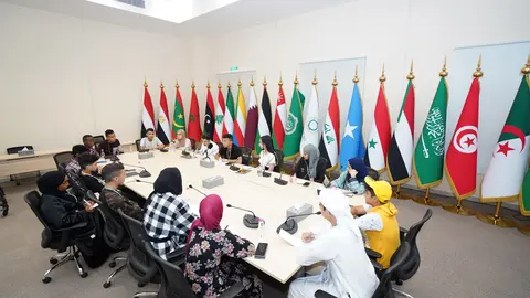 Sesión del Parlamento Árabe para el Niño en Sharjah. (WAM)