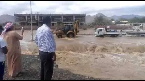 Inundaciones por las lluvias en EAU. (Twitter)