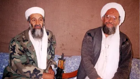 Osama bin Laden -izquierda- y Ayman al-Zawahiri. (Fuente externa)