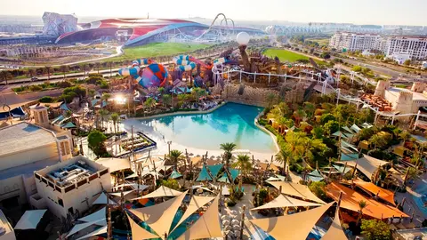 Una imagen del parque acuático y Ferrari World en Yas Island de Abu Dhabi. (WAM)