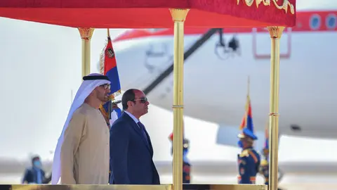El presidente de Emiratos  a su llegada a Al Alamein en Egipto. (WAM)
