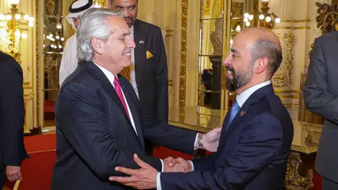 Alberto Fernández recibe a Saeed Abdullah Al Qamzi. (@UAEEmbassyBA)