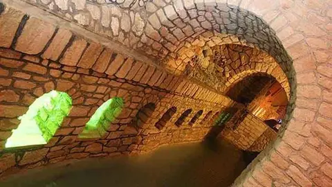 Sección del Zarch Qanat en la provincia de Yazd, situada en el centro de Irán, uno de los modelos para replicar el milenario saber en Sevilla. (Tehran Times)