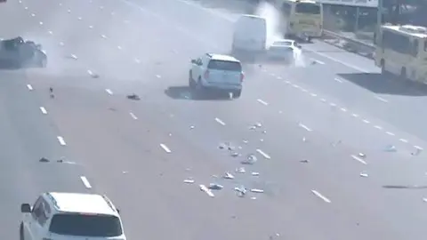 Una captura de pantalla del vídeo difundido por la Policía de Abu Dhabi del accidente.