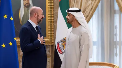el presidente de Emiratos y el presidente del Consejo Europeo en Abu Dhabi. (WAM)