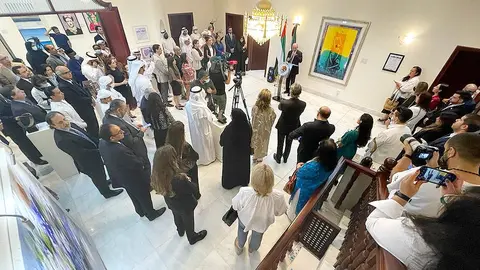 La inauguración de la exposición  'UAE to México' resultó multitudinaria. (EL CORREO)