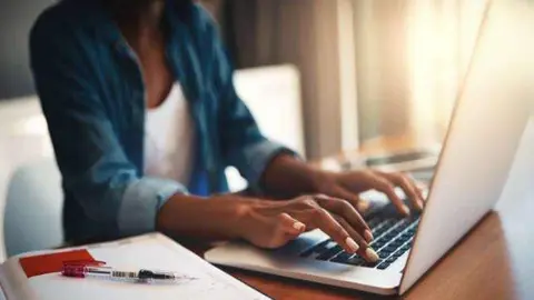 A modo ilustrativo, una trabajadora.