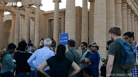 Una imagen de Twitter de los turistas en Hatra, Irak.