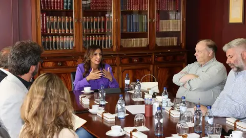 La jequesa Bodour de Sharjah, durante una reunión con representantes editoriales en Barcelona. (WAM)