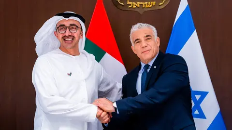 Los ministros de Relaciones Exteriores de EAU e Israel. (WAM)