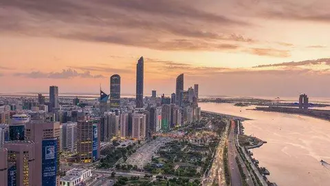 Una imagen del atardecer en Abu Dhabi. (Fuente externa)