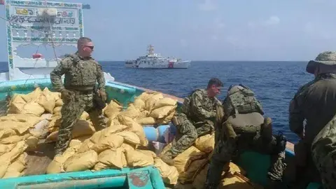 Un momento de la incautación de la droga (Guardia Costera de EEUU)