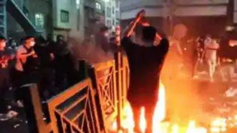 Una imagen de Twitter de las protestas en Irán.
