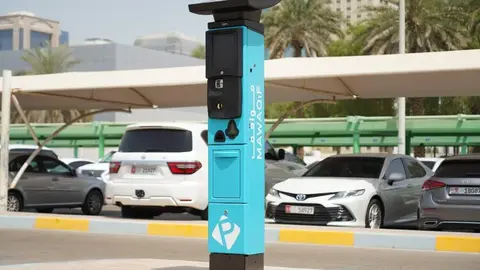 Parking de pago en Abu Dhabi. (WAM)