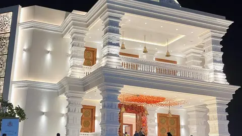 Vista exterior del nuevo templo hindú. (Twitter)