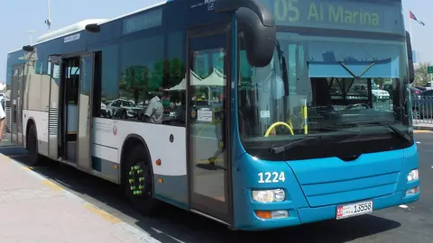 Autobús en Abu Dhabi.