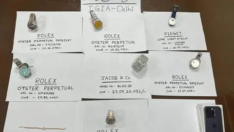 Los relojes valiosos confiscados en India. (Aduanas de Delhi )