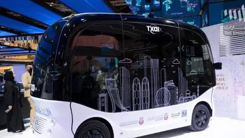 Bus sin conductor de Abu Dhabi. (Twitter)