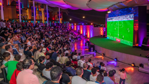 Aficionados viendo el clásico en la región MENA. (Cedida)