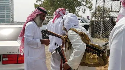 A modo ilustrativo, una imagen de emiratíes jubilados. (EL CORREO)