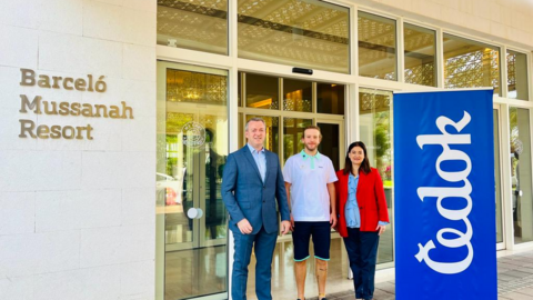 Responsbles del Grupo Barceló en el Mussanah Resort de Omán. (Cedida)