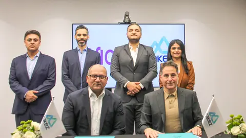 Un momento de la firma del Memorando entre RAKEZ y Wio Bank. (Cedida)