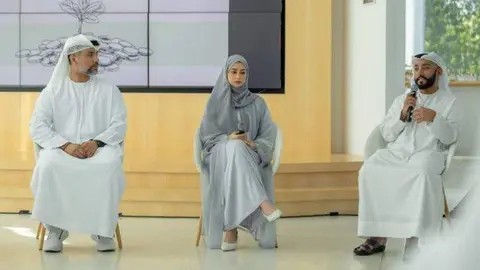 Ponentes durante la mesa redonda financiera organizada por el Departamento de Desarrollo Comunitario. (DCD)