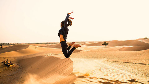 El desierto a partir de esta época del año también es un buen lugar para hacer deporte o algo tan simple como caminar o saltar. (pxhere.com)