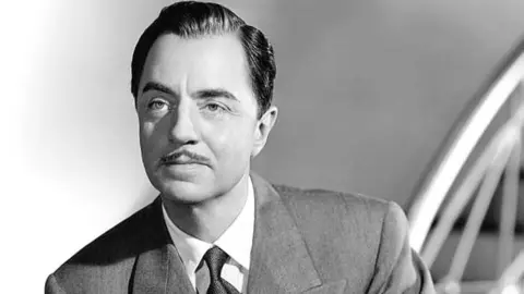 "La imagen del tío Roberto se me antoja entre la mezcla de dos buenos actores, el estadounidense William Powell y el colombiano Gustavo Londoño". (Fuente externa)