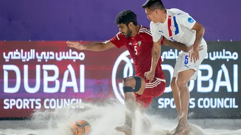 Un momento del partido entre Paraguay y Emiratos Árabes. (WAM).