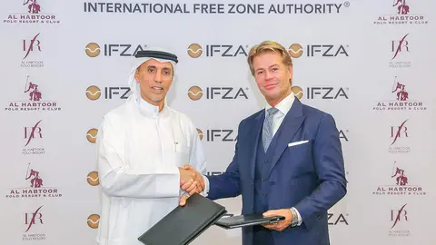 Mohammed Khalaf Al Habtoor y Martin G. Pedersen, tras la firma del acuerdo. (Cedida)