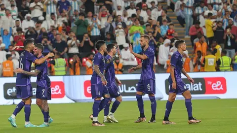 Jugadores de la Selección Argentina de fútbol al final del partido. (Twitter)