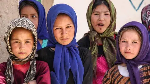 Un grupo de niñas en Yemen. (Twitter)