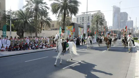 Un momento del desfile. (Twitter)