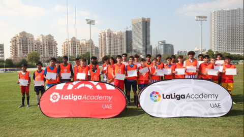 Jóvenes futbolistas en Dubai. (Cedida)