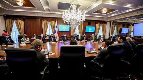 Un momento de la reunión entre el presidente de Panamá y los inversores de EAU. (Twitter)