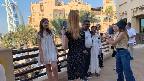 Una imagen de turistas en Dubai. (EL CORREO)