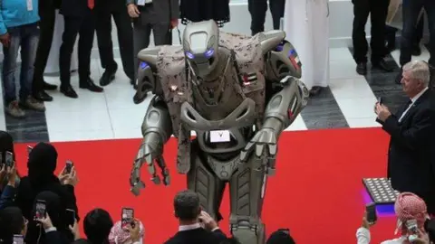 El robot Titan durante su presentación en 2019 en Abu Dhabi. (Fuente externa)